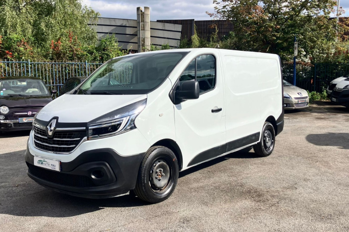 RENAULT TRAFIC CABINE APPROFONDIE